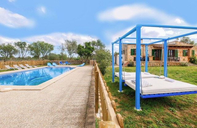 "Finca Calderitx" con vistas a la montaña, piscina y Wi-Fi