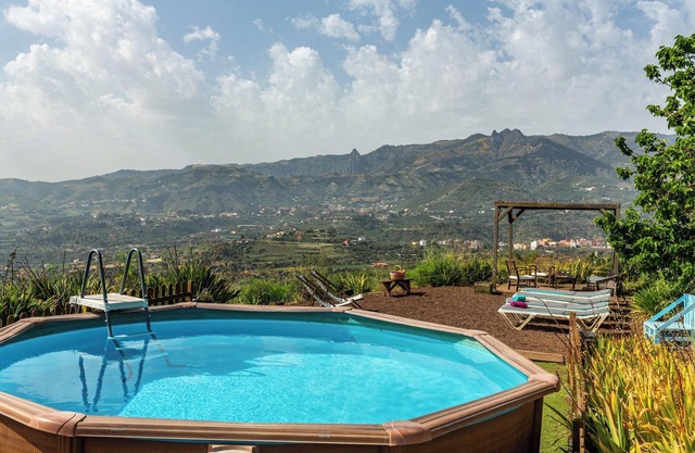Finca "Casa Rural La Caldera" con vistas a la montaña, piscina, jardín y Wi-Fi
