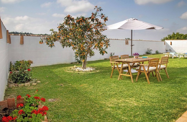 Finca El Campo que admite mascotas con aire acondicionado, terraza y jardín