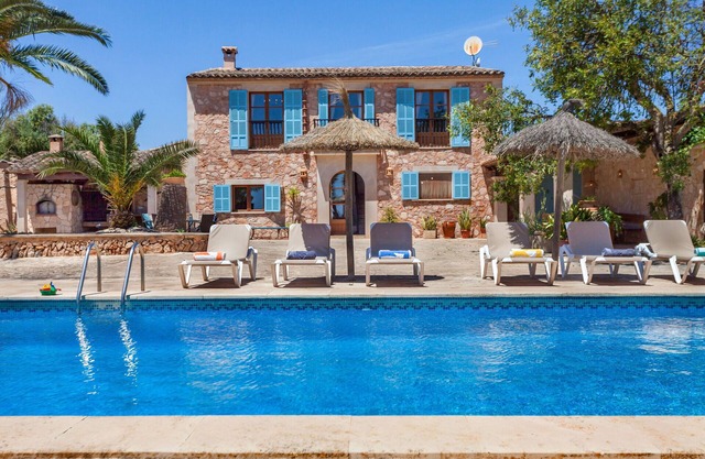 Finca Es Turo hermosa casa vacacional en el campo con piscina y vistas panorámicas en Santanyí