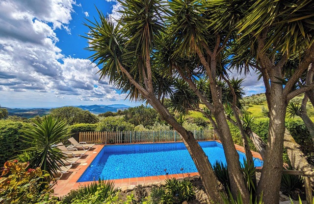 Finca Las Chozas Antequera, casa rural con piscina privada