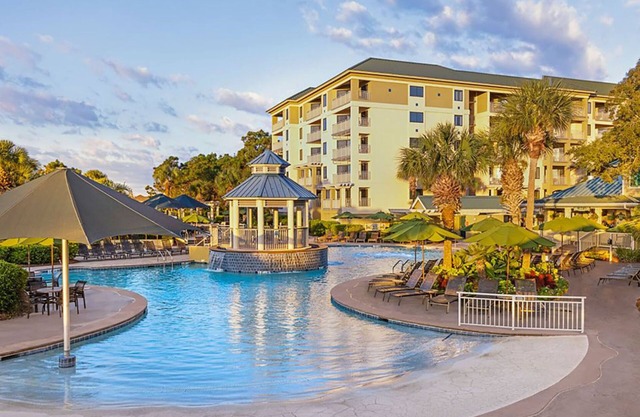 𝐅𝐢𝐧𝐝𝐢𝐧𝐠 𝐌𝐞𝐢𝐥𝐢 Beachfront Access Barony Resort+Amenities! 2BR Condo