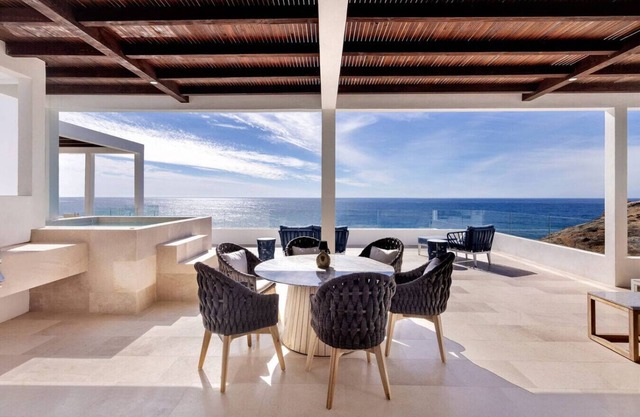 Fine Seafront Penthouse Steps From Cerritos Beach