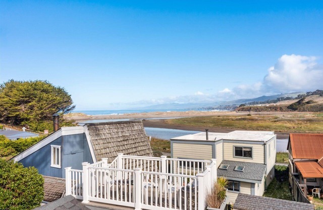Fishermans Cottage-Irish Fishing Cottage in Bodega Bay! Magical!Walk to Beach