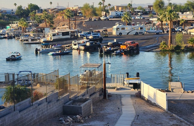 Fishers Landing Vista al agua W / Muelle
