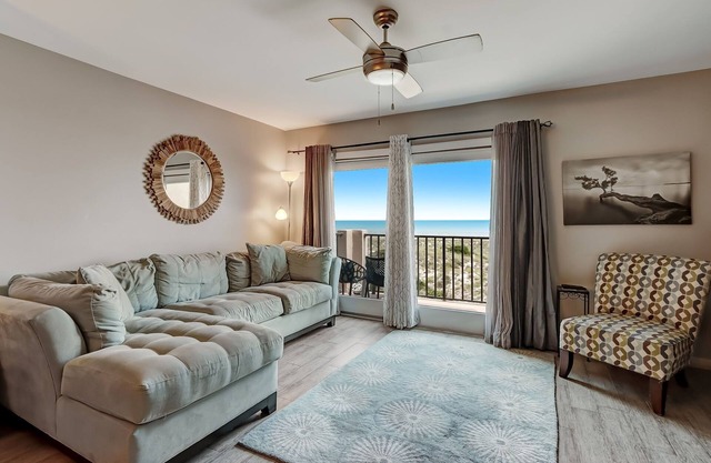 ¡Venta de verano! Condominio de lujo frente al mar Sailmaker con Country Club Perks!