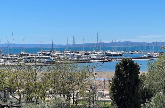 Apartamento frente al mar centro Roses AV-59