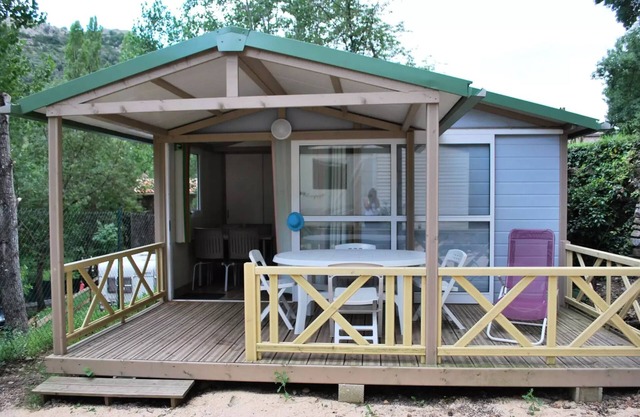 Camping Les Fauvettes *** - Chalet Nemo 3 habitaciones 4 personas