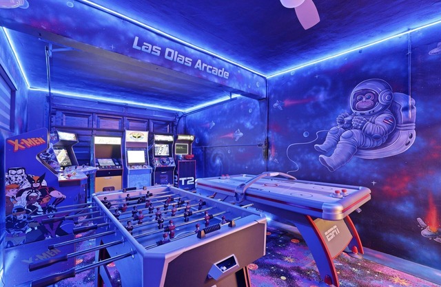 Fort Lauderdale Home: Pool, Putting Green, Arcade, by Downtown and Beach