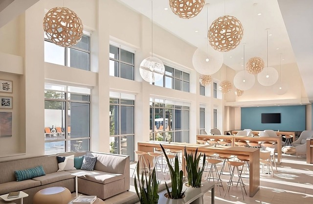 Four Amazing Accommodations Near Orlando Theme Parks | Pool + Pets Allowed