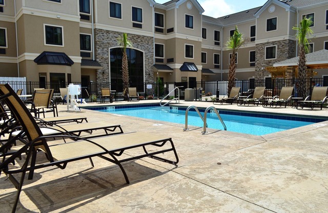 Desayuno gratis. Piscina al aire libre. Barbacoa compartida. Cerca de Marine Corps Air Station New River.