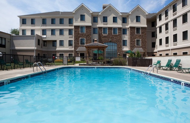 Desayuno gratis. Piscina al aire libre. ¡A 10 minutos de la Universidad de Delaware!