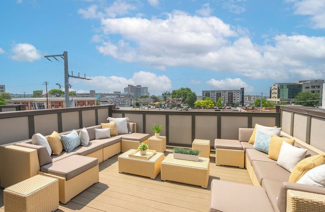 ¡OFERTA ESPECIAL! # 3 de 6 casas JUNTAS! Lujo en ubicación privilegiada con terraza en la azotea!