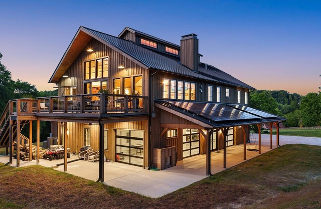 Walk-able, Pool table, Land, Privacy, New, Live music,Horseback riding,Events