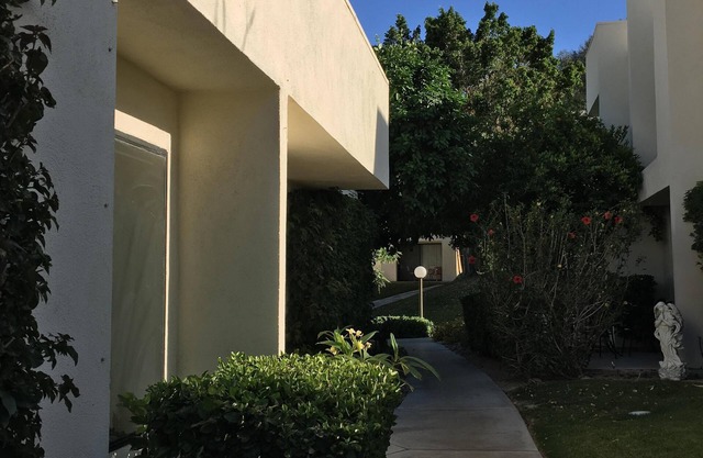 Moderno y fresco 2 habitaciones junto a la piscina, tenis ~ Palm Desert Ca