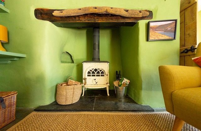 Friendly Fisherman's Cottage con un toque moderno y un gran jardín cerca de la costa