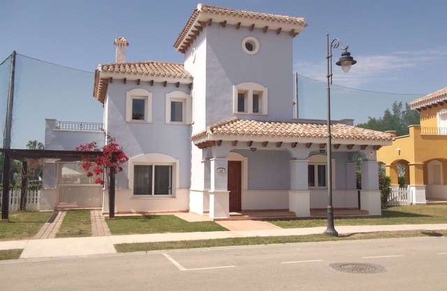 Primera línea de lujo, 4 dormitorios, 3 baños, piscina climatizada, orientación sur, 5 * MarMenor Golf Resort