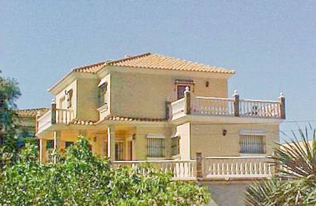 Fuengirola1500 m de la playa, piscina privada.