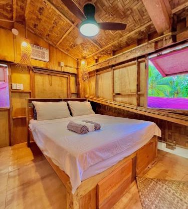 Fully Private, Native Cottage, Beach Access, Queen Bed, AC, WiFi