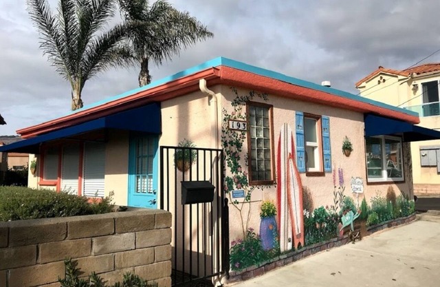 Casa de playa completamente renovada de 2 habitaciones - Pasos a la arena, Vista del muelle - ¡Comience a relajarse hoy mismo!