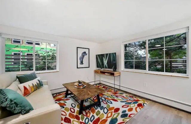 Fully Stocked & Renovated 1/1