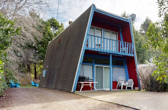 ¡Una divertida casa de playa que no olvidará pronto! Se admiten perros con excelente ubicación.