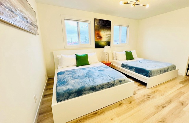 Fun Group Stay - A/C - 5 Mins to WEM - King Bed - Sleep16 - Crib