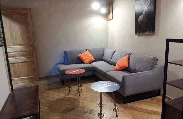 Apartamento amueblado en el corazón del pueblo.