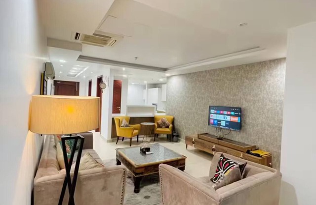 Furnished One Bedroom Apartment - Gold Crest Mall - DHA - Lahore