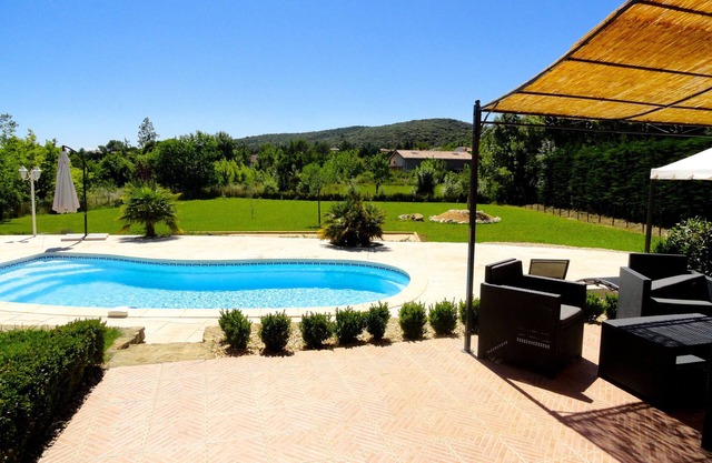 GARD - Cerca de Uzès - Villa estándar de 8 personas - Silencioso - Piscina - Petanca - Vista