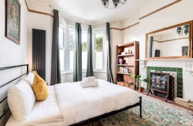 Garden Apartment + Private Parking