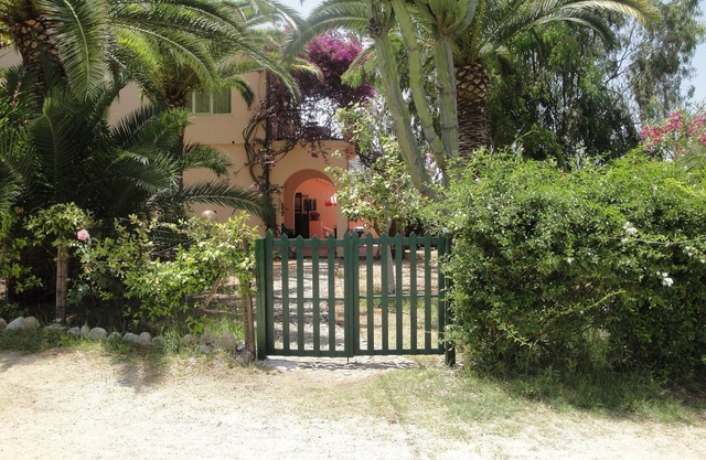 garden apartment with sea view
