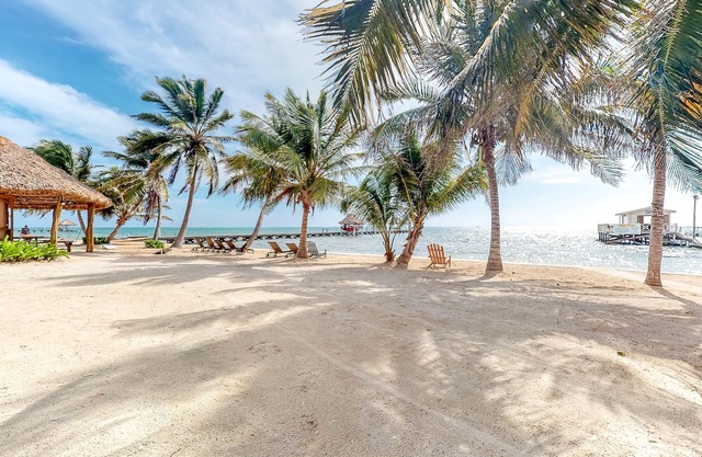 Hermoso condominio con piscina y muelle compartidos - la playa está a solo unos pasos