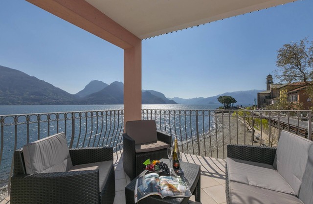 Vista del lago Garibaldi 3, San Siro, Italia