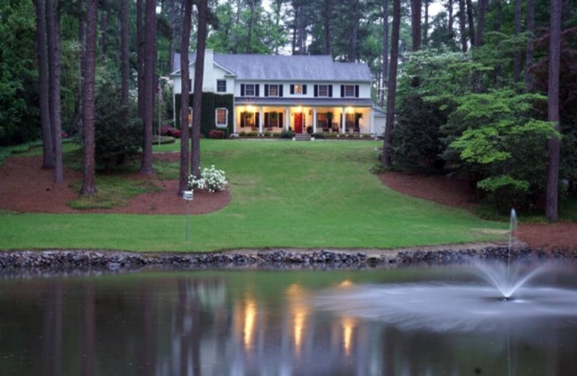 CASA CERRADA DE 5 HAB EN 3 ACRES 2. 5 MILLAS DEL TORNEO DE GOLF MASTERS