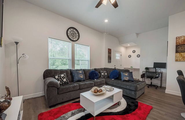 Gated Community w/ WiFi & mins to NRG, Med Ctr, DownTown