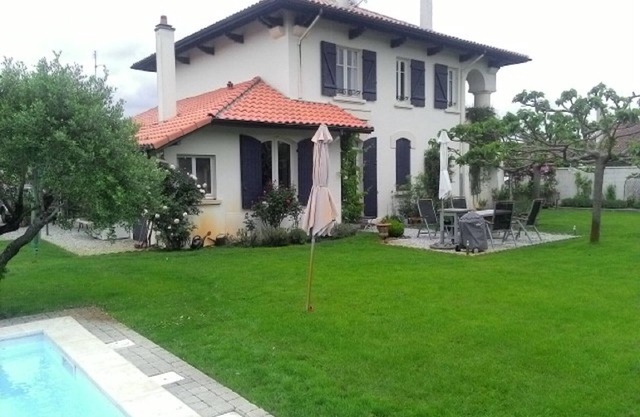Villa cerrada con piscina y casa de huéspedes a solo 3 millas de Contis Plage / Surfing
