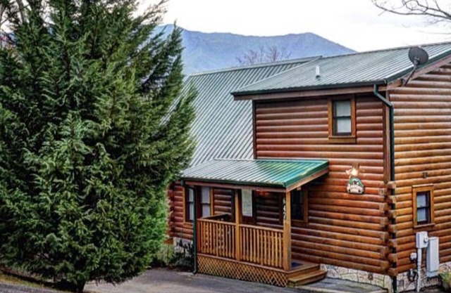 Gatlin Lodge 3 Miles to Downtown Gatlinburg