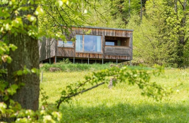 Acogedora casa de madera para 4 personas en construcción ecológica