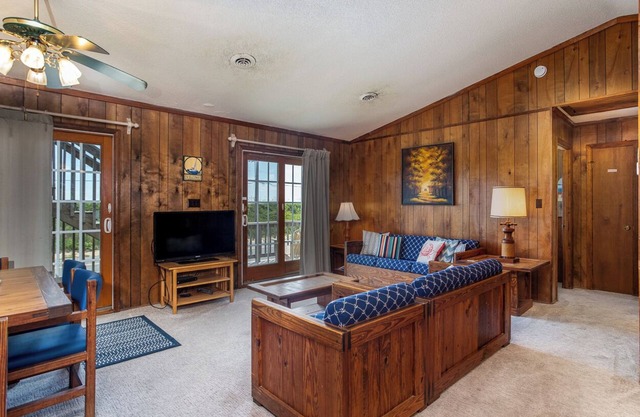 GEM by the Sea-- Pet Friendly Semi OF Home in Kitty Hawk with Unobstructed Views!