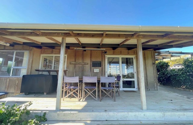 Genuine Kiwi Bach - Stay Waiheke