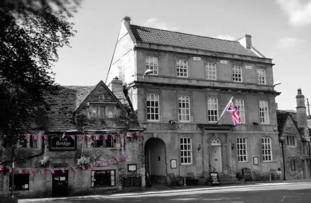 ¡Apartamento Georgian Lodge completo con asta de bandera! Pase por alto el puente de la ciudad medieval
