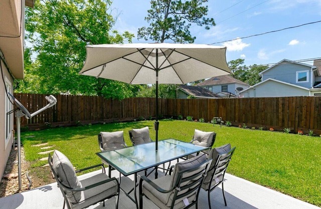 LUCKY House - Tranquility in the Middle of Houston
