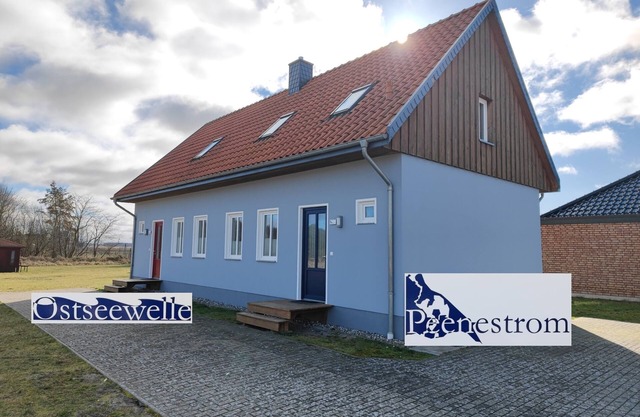 GF 2 - Peene & Baltic Sea - Karlshagen, Holiday home at the Peene harbor