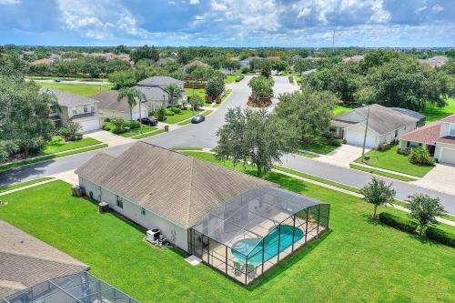 Gilded Parasol By Shine Villas Remington Golf 420