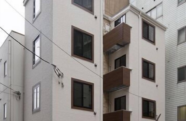 Ginza Tsukiji CASA 102.