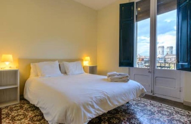 Girona-Costa Brava: Historical & Vintage