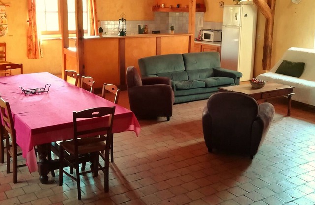 Casa rural Fontenay-sur-Vègre, 5 dormitorios, 12 personas