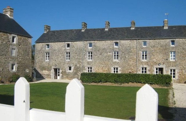 Casa rural Tourville-sur-Sienne, 4 dormitorios, 11 personas
