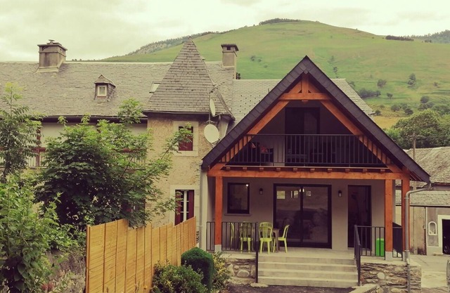 Gîtes for 2/5p with charming balcony